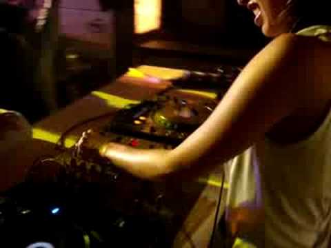 DJ Pearl drops tunes and Hermit goes bananananassss!!!!