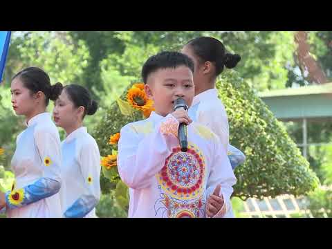 Người lái đò thầm lặng - Văn Sang