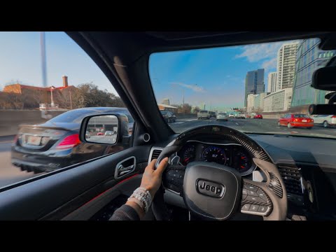 Trackhawk zerstört C63s im Verkehr