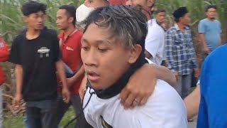 Download lagu PESERTA KARNAVAL TAJINAN M4BUK BIKIN 12USUH (HARUSNYA WAJIB DENDA) mp3