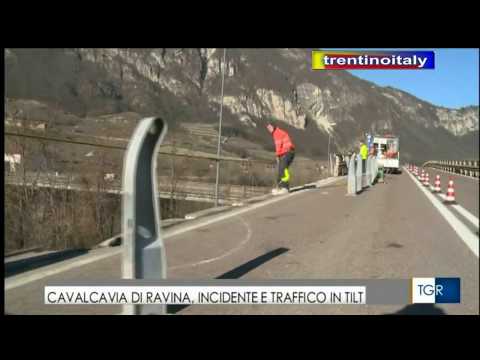 sfondato il cavalcavia di ravina