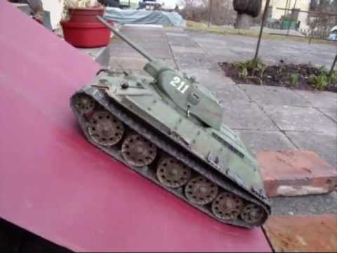 T-34/76 STZ-Ausführung (Ganzstahllaufwerk): Testfahrt an der Steigung