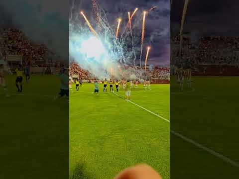 "Recibimiento San Martín de Tucumán " Barra: La Banda del Camion &bull; Club: San Martín de Tucumán