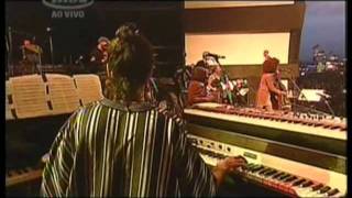 Milton Nascimento e Esperanza Spalding - Ponta de Areia ao vivo Rock In Rio 2011