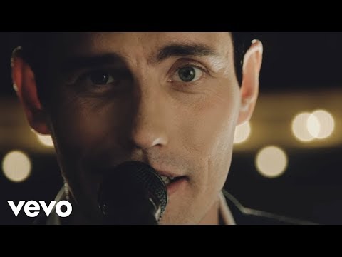 Lauri Tähkä - Saat syttymään