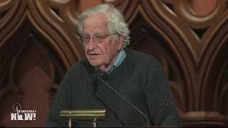 CHOMSKY Y LA OLEADA NEOFASCISTA (video 9´ subtitulado. Hacer Click)