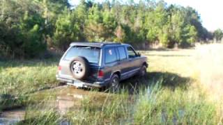 preview picture of video 'Bryan S-10 Blazer FAIL'