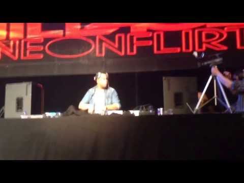 Milk 'n Chocolate and DJ Ysea supported by Oliver Twizt