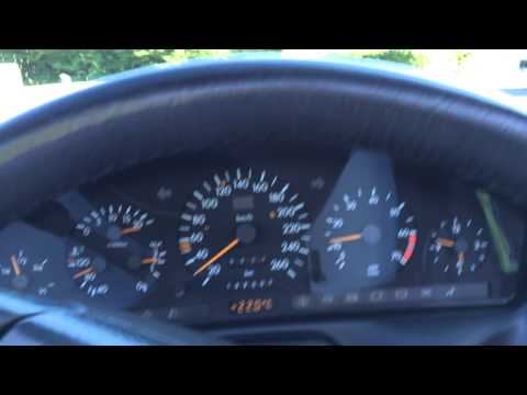 Mercedes-Benz 500SL R129 V8 cruising