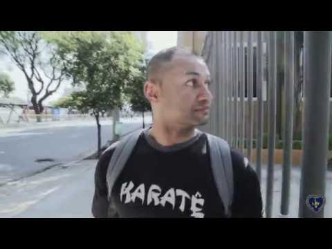 Da vida nas ruas para o topo do pódio mundial de Caratê!