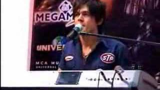 MiG Ayesa @ Megamall 2006: KISS FROM A ROSE