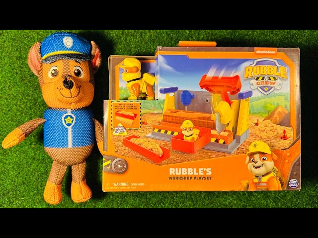 Vídeo relacionado con Rubble & Crew - Pack Grúa, Vehículo Excavadora, Figura Rubble, Arena Mágica Kinetic Sand y Accesorios - Patrulla Canina Juguetes - Juguetes Niños 3 años +