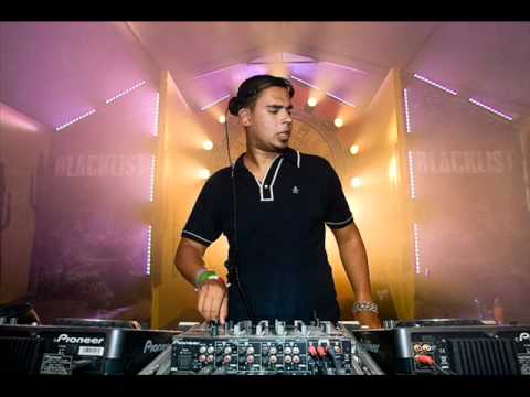 Afrojack vs Snoop Dogg - Groove On (Drone-J remix).wmv