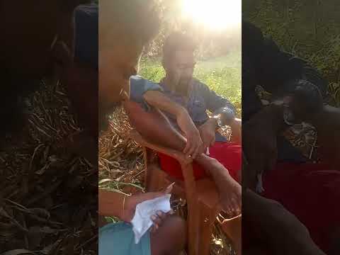 හඬන හිත අස්සෙ හැංගිලා(hadana hitha asse hengila)සුමිත් කරුණාරත්න)අපේ යාලුවට like එකක් දාගෙන යමුද