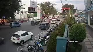 Download lagu Detik detik gempa dahsyat palu terekam cctv mp3 Download lagu Detik detik gempa dahsyat palu terekam cctv mp3