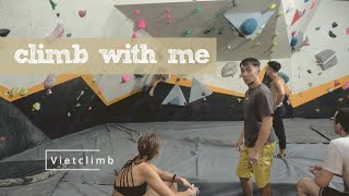 Bouldering with familiar faces | Climb with me
