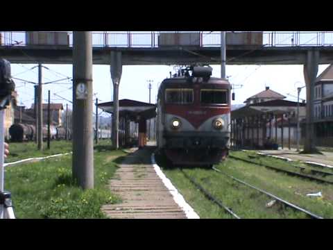 P2703 (Petrosani - Ilia) pleaca din Simeria