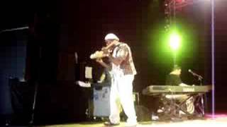 Buddy Guy @ Live (MI) Italy Guitar solo - intro