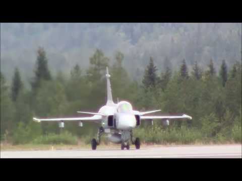 Saab JAS 39 Gripen Takeoff at Rovaniemi Airport | EFRO