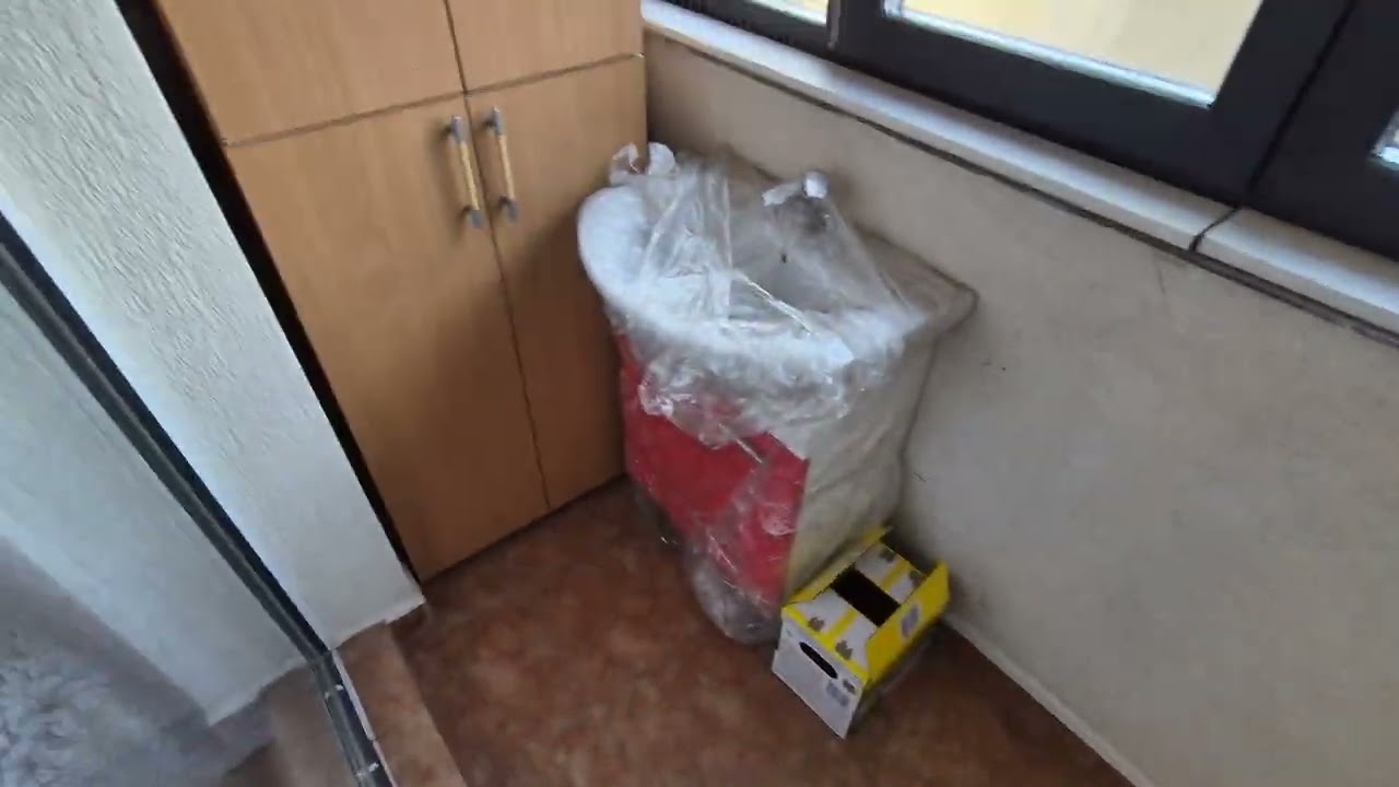 Tur video Garsoniera Central Rosu 