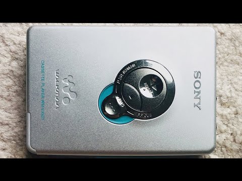 Sony WM-EX621 Walkman Cassette Player, Beautiful Silver Shape ! Tested & Working ! image 14
