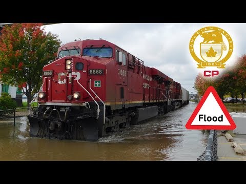 Trains in the Water - CP Trains Plow Through the Flooded Mississippi Waters! - October 2018