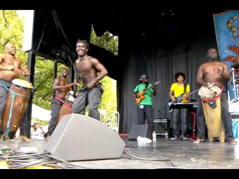 concert à london les tambours de brazza rostant