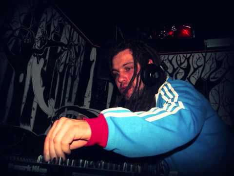 Kobieta SFS ft BORECKI (rootz kolektive ) , MAJAC ( zpn )