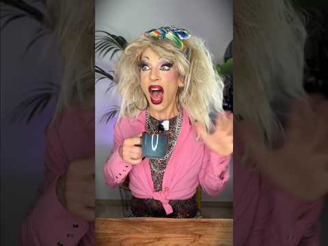 Η ΙΝΦΛΟΥΕΝΣΕΡ της καρδιάς μας 🥴 Mary VS Μυρσίνη #drag #comedy