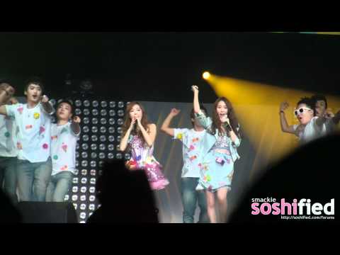 [Fancam] 120520 SMTown LA - SNSD Jessica & f(x) Krystal - California Girls