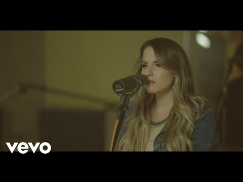 Caitlyn Smith - Damn You for Breaking My Heart (Live in Studio)