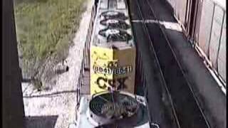 preview picture of video 'Amtrak and CSX in Connellsville, PA'