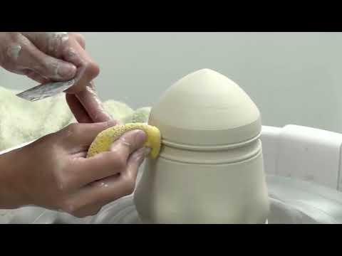 How to Make a Clay Jar in One Piece on the Pottery Wheel | AMELIA STAMPS