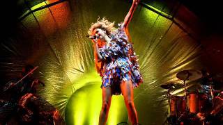 03 You Never Know - Goldfrapp Live O2