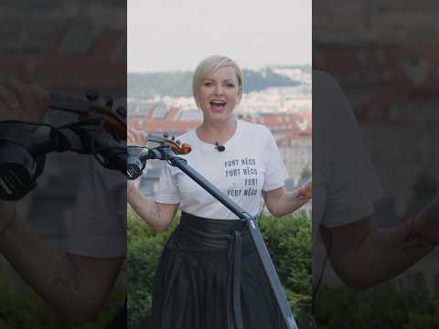 🎧 Poslechněte si Martinu Pártlovou s kapelou ​Čechomor v novém dílu podcastu U ALEŠE NA STŘEŠE 🎵