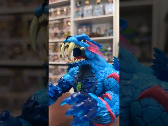Vídeo relacionado con MrBeast Lab Apex Beast Panther - Figura de coleccionista, de pie a 15,8 cm de Alto, con Detalles Extremos, Embalaje Premium, 13 Puntos de articulación y mandíbula de mordida, 2 para coleccionar