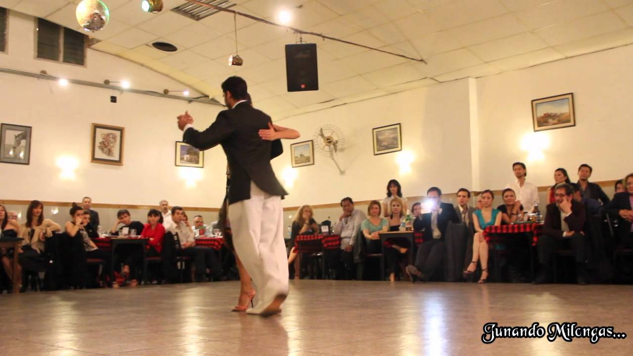 CHRISTIAN MARQUEZ Y VIRGINIA GOMEZ "LOS TOTIS"+LOS REYES DEL TANGO "La Espuela" (Milonga)
