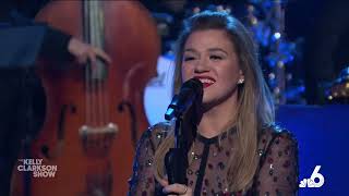 Kelly Clarkson - Blue Christmas (Elvis Presley) - Best Audio - The Kelly Clarkson Show - Dec15, 2023