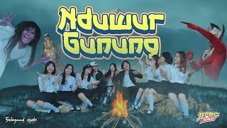 Lirik Lagu Nduwur Gunung - Jepang Jowo: Pengen Golek Anget-anget Ben Awake Ora Mengkeret