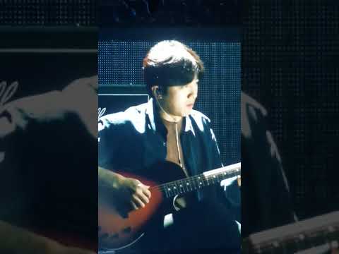 무릎 Knee 191207 IU doing test falsetto (frozen 2)