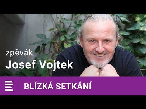Josef Vojtek na Dvojce: Když udržíš kytaru a myšlenku, můžeš dělat muziku do stovky