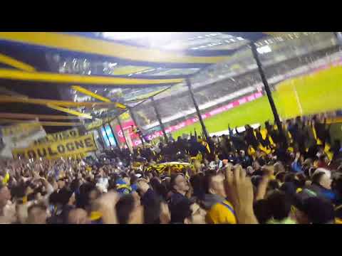 "Yo paro en la 12 ... La hinchada mas loca ....vs Olimpo 27-8-2017" Barra: La 12 • Club: Boca Juniors
