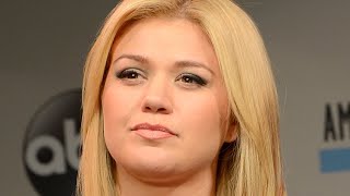 Tragic Details Revealed About Kelly Clarkson