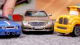 Speedy und Bussy - Wir bauen einen Mercedes - Bburago Autos
