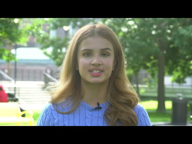 Watch Video: Why Political Science at Carleton – Navreet