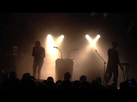 Icona Pop - Ready For The Weekend (live in Cologne 2013) HD