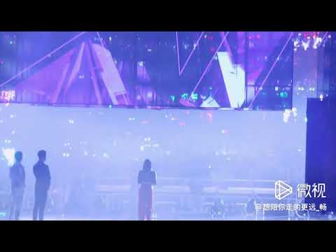 191228 Victoria won 'Fashion Icon' Award - Tencent Video Star Awards