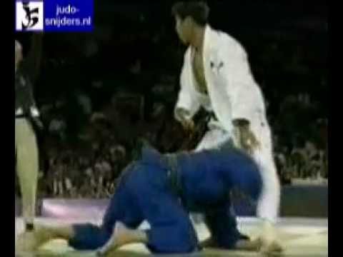 Judo 2000 Sydney: Nakamura (JPN) - Ayad (LBA) [-66kg].