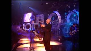R.E.M. - Daysleeper - MTV Europe Music Awards 1998, Filaforum, Milan, Italy, 12 November 1998