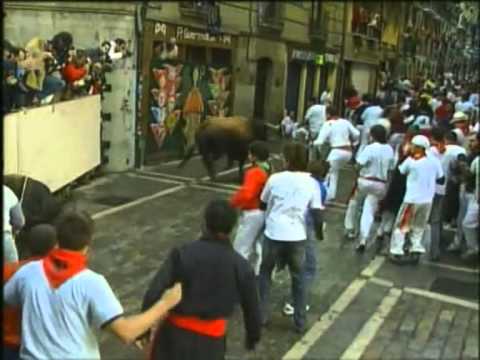 July 9 2004 encierro with Núñez del Cuvillo bulls in Pamplona